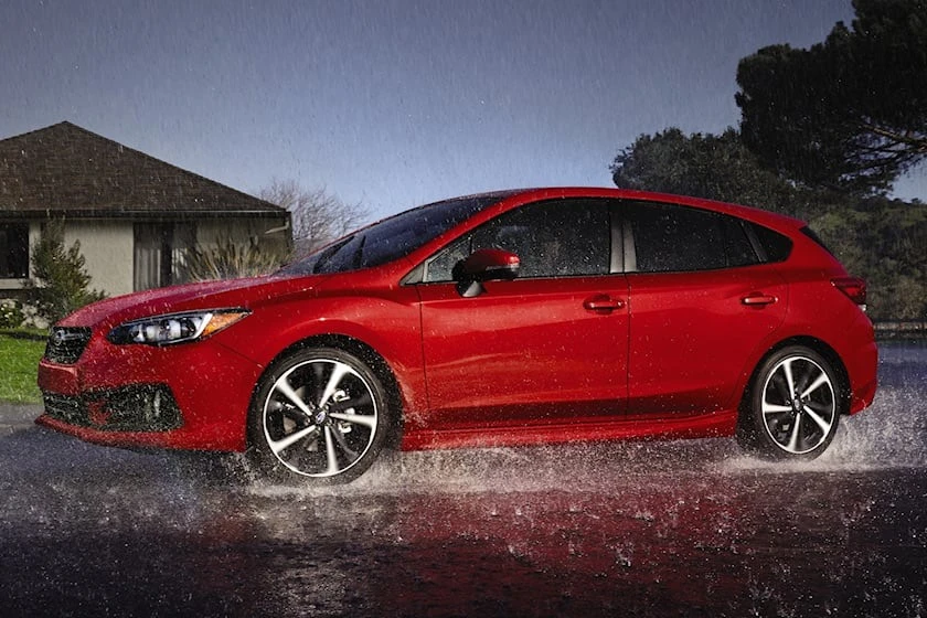 Subaru Impreza 2023 465 triệu đồng. Ảnh: Carbuzz.