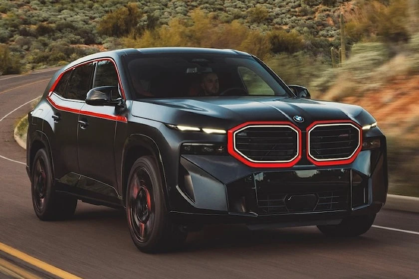 BMW XM Label đỏ có giá dưới 4,4 tỉ đồng. Ảnh: Carbuzz.