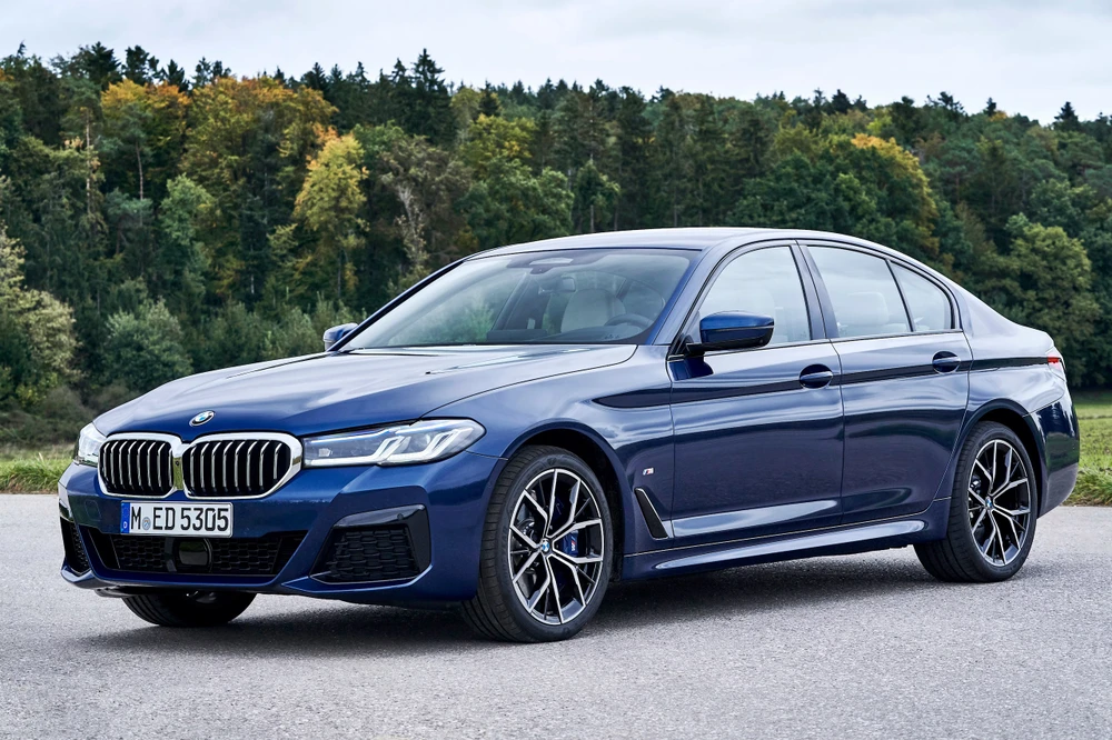 BMW 540i xDrive. Ảnh: Hotcars. BMW 540i xDrive. Ảnh: Hotcars.