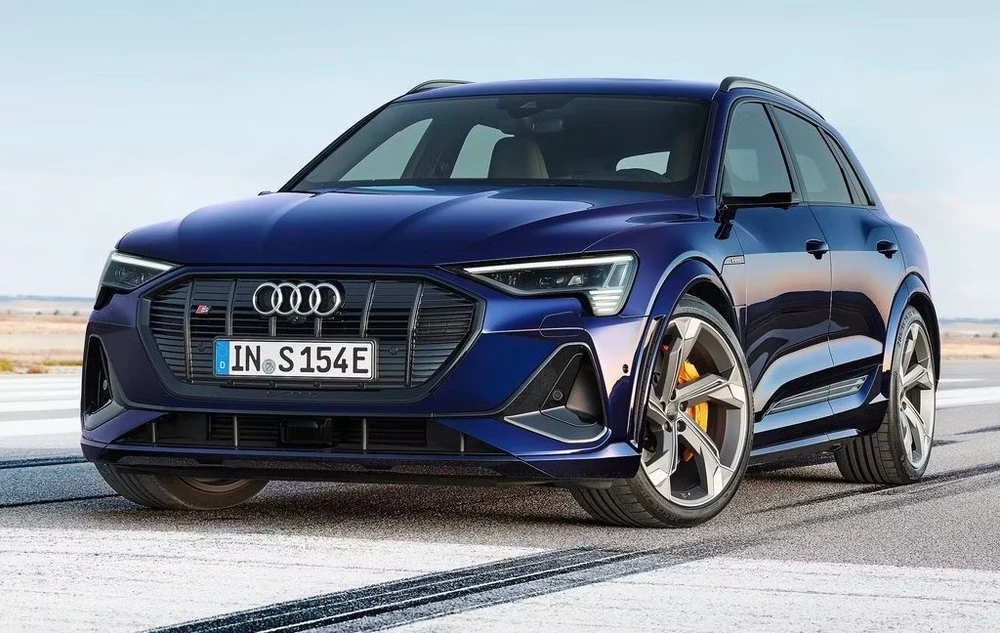 Audi e-Tron 2023 có giá dưới 1,7 tỉ đồng. Ảnh: Hotcars.