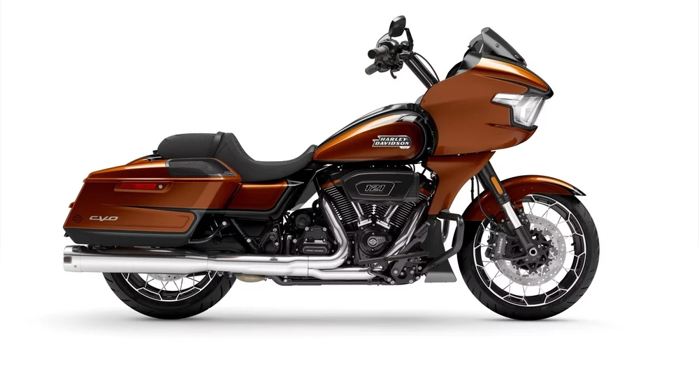 Harley-Davidson Road Glide 2023 có giá 518 triệu đồng. Ảnh: Hotcars.