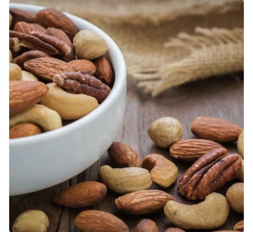 Các loại hạt khá có lợi cho việc kiểm soát lượng đường trong máu cũng như cholesterol. Ảnh: iStock. Các loại hạt khá có lợi cho việc kiểm soát lượng đường trong máu cũng như cholesterol. Ảnh: iStock.