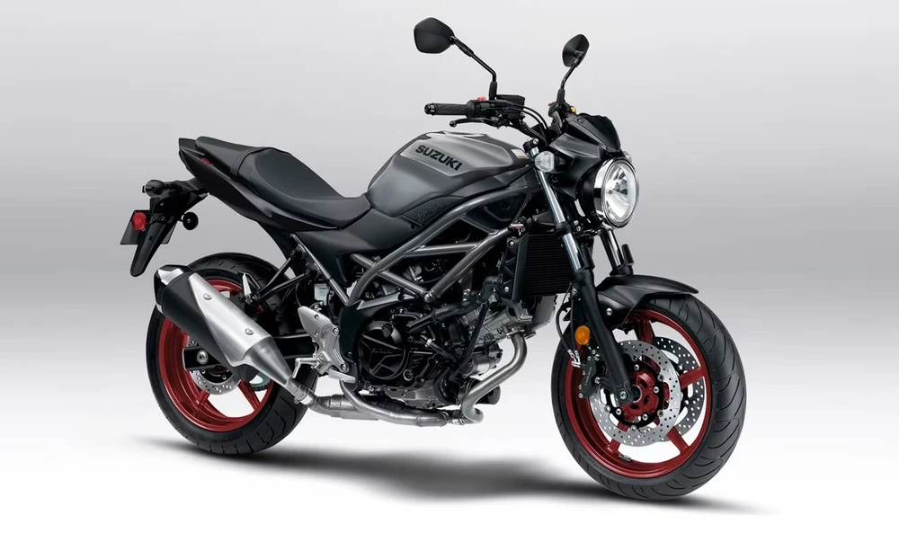 Suzuki SV650 có giá 7.399 USD. Ảnh: HOTCARS.