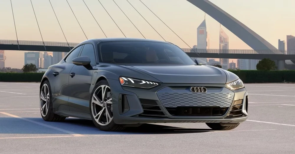 Audi e-tron GT sạc tới 80% trong 17 phút. Ảnh: Hotcars.