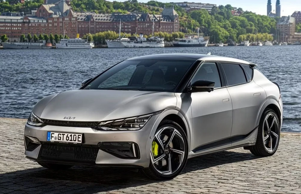 Kia EV6 sạc tới 80% trong 16 phút. Ảnh: Hotcars.