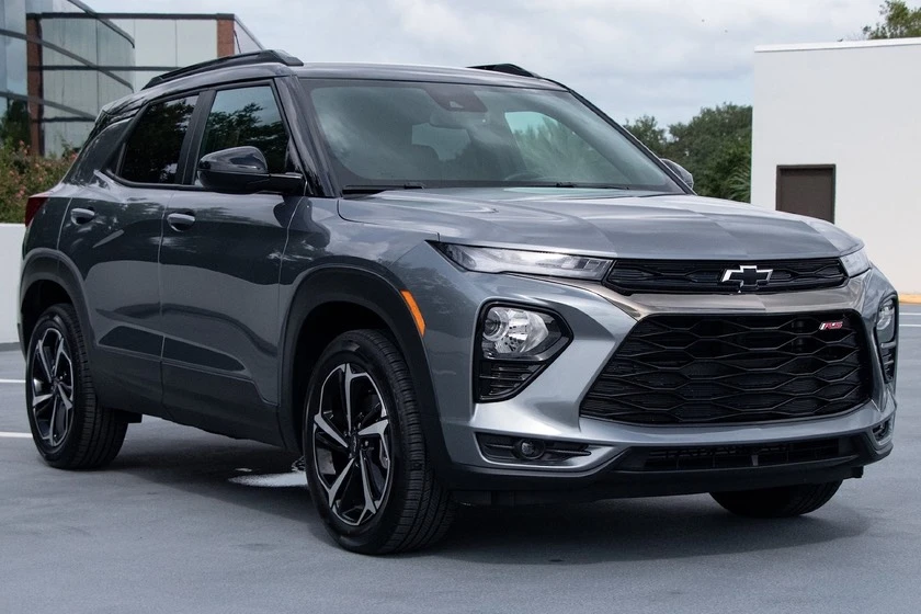 Chevrolet Trailblazer có mức giá là 22.100 USD. Ảnh: Carbuzz.