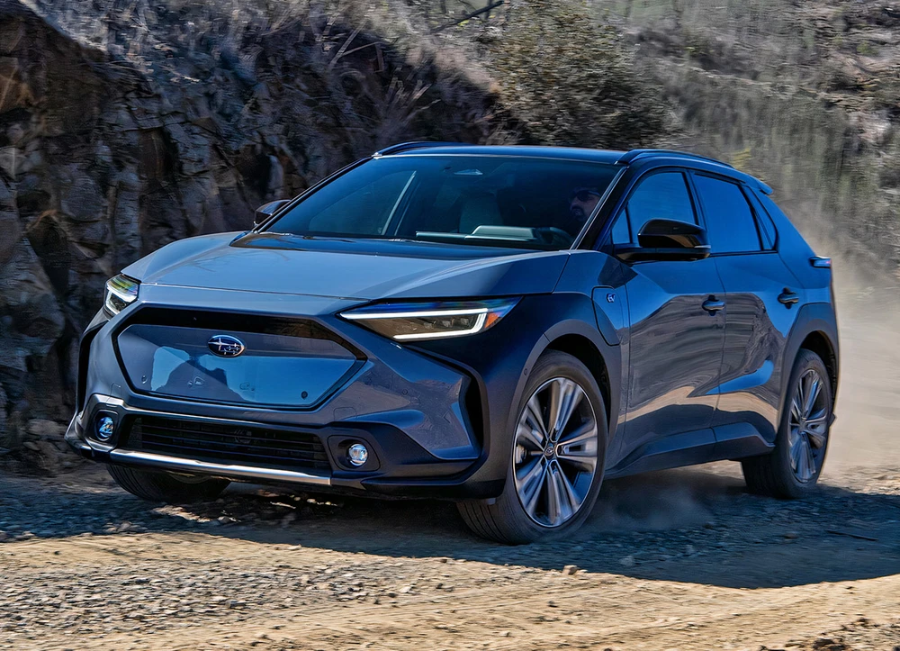 Subaru Solterra có giá khởi điểm 44.995 USD. Ảnh: Motorbiscuit.