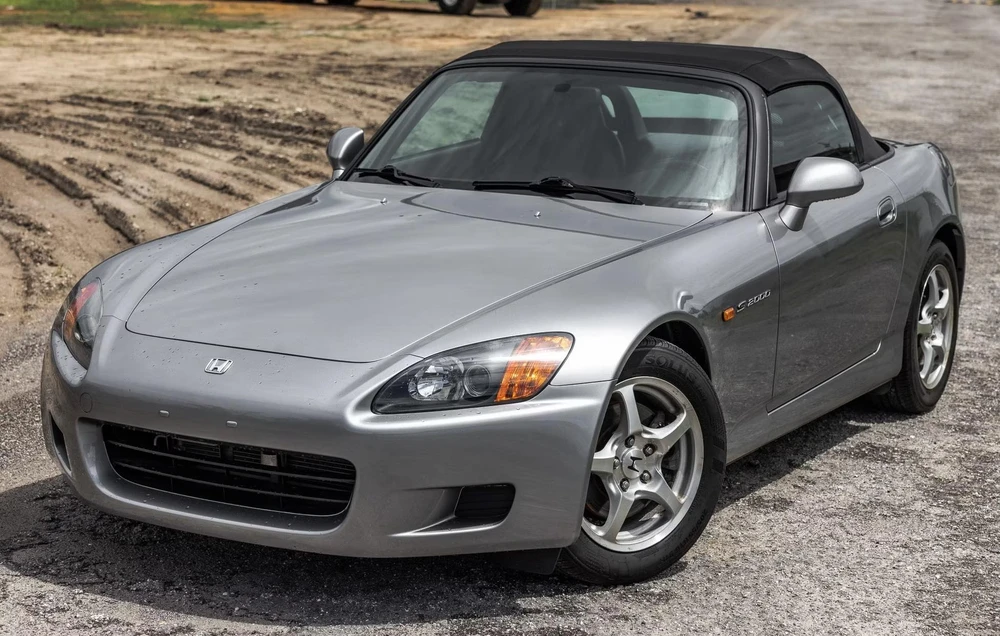 Honda S2000. Ảnh: Hotcars.