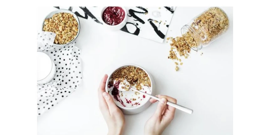 Ăn những thực phẩm này giúp chữa đau đầu gối một cách tự nhiên. Ảnh: Zenlifemag.