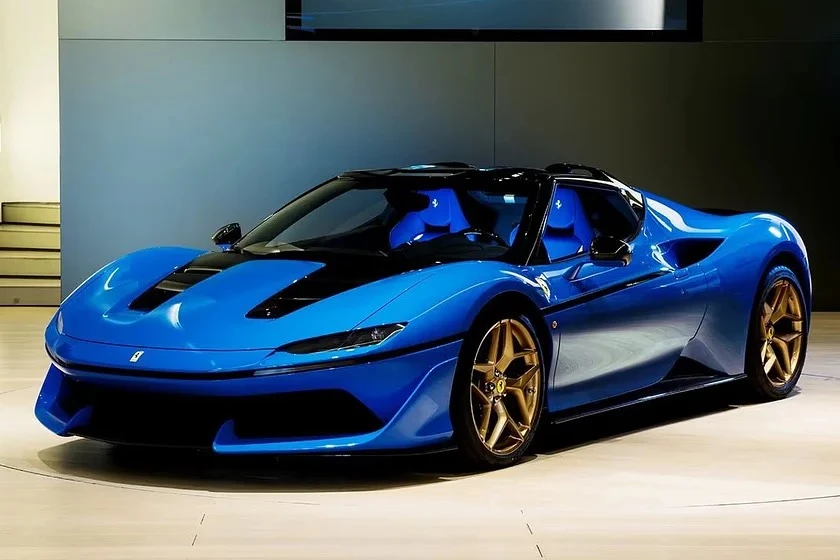 Ferrari J50 - 10 chiếc được sản xuất. Ảnh: Carbuzz.