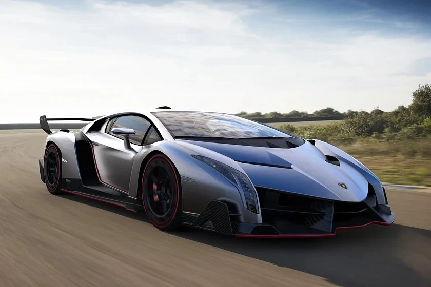Lamborghini Veneno Coupe - 4 chiếc được sản xuất. Ảnh: Carbuzz.