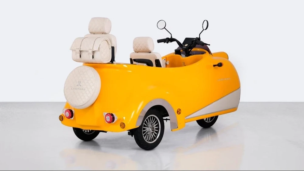 Khách hàng chỉ cần bằng AM hoặc A1 là đủ để điều khiển xe điện ba bánh này. Ảnh: Autoevolution.