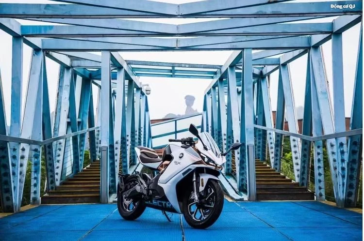 Hiện chiếc OAO Pro có giá khoảng 4.000 USD (tương đương khoảng 96 triệu đồng) ở Trung Quốc. Ảnh: QJ Motor.