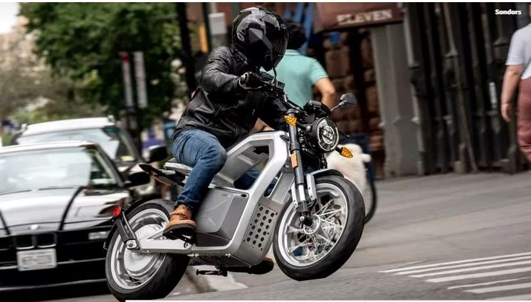 Metacycle Sondors có giá hơn 150 triệu đồng. Ảnh: Topspeed.