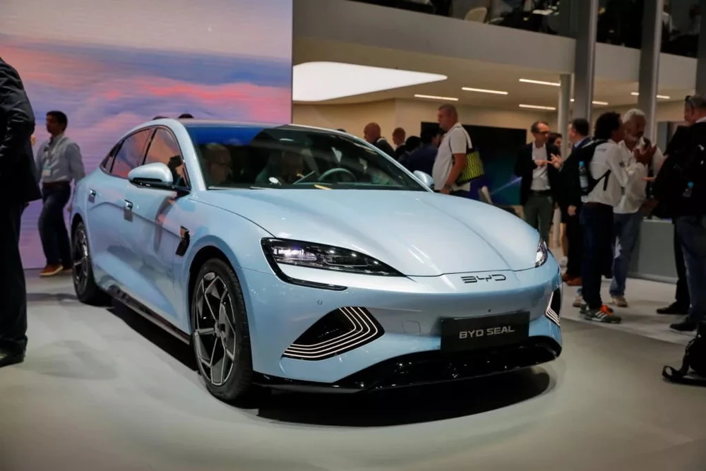 Trung -Quoc- canh- bao- EU- ve- thue- quan- xe- dien-2.jpg