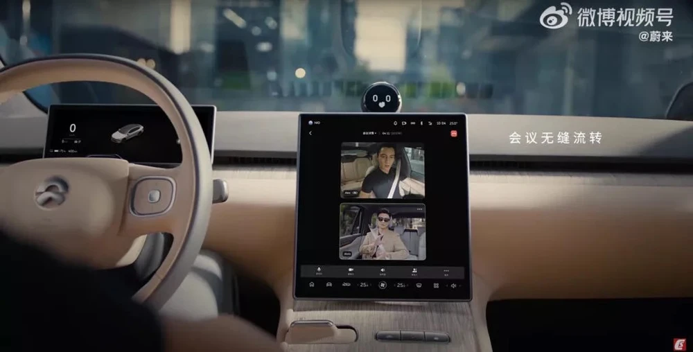 Thuong -hieu -oto-dien-trung-quoc-san-xuat-dien-thoai-thong-minh-mo--duoc-khoa-xe-6.jpg