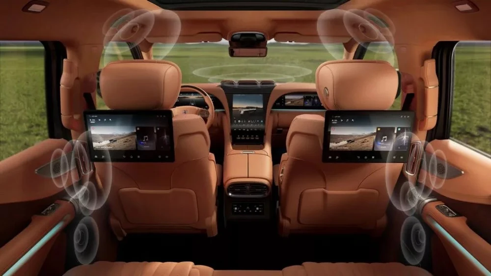 BYD-trinh-lang-xe-EV-co-the-noi-va-loi-qua-nuoc-voi-toc-do-29 km-h-2.jpg