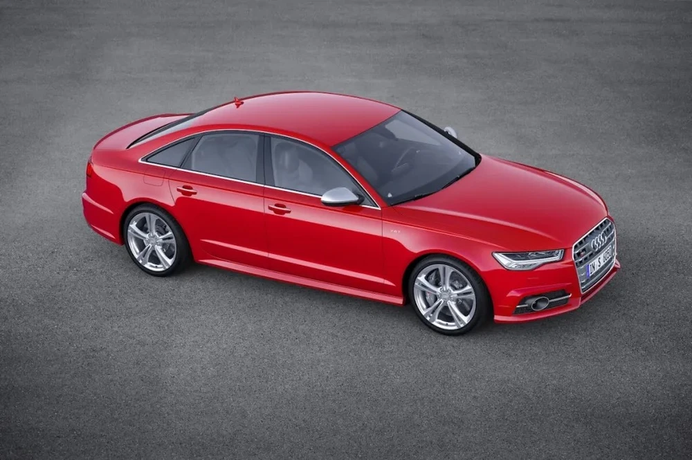 Top-7-mau-sedan-cu-toc-do-nhanh-voi-gia-ca-phai-chang-Audi S6 2013 .jpg