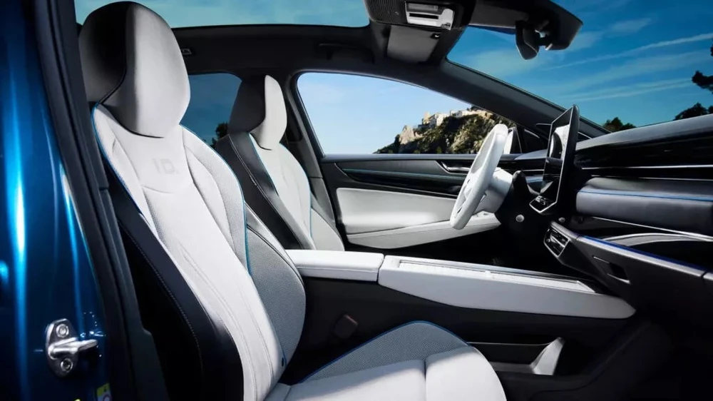 Ngo- ngang- voi-oto-co-ghe-ngoi-tot- cho-xuong-chau-va-cot-song-cua-ban.jpg