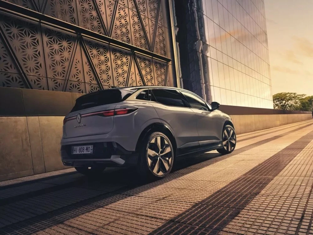 Ngưoi-Anh -phai-tra-them-10%- cho -xe-dien- do-thue- quan -cua-chau-au-2.jpg