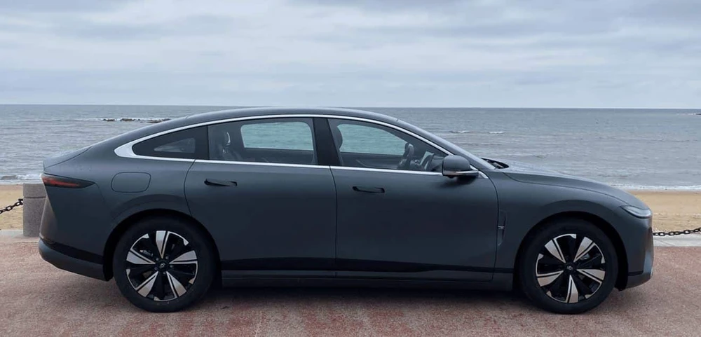 Kham -pha- mau- sedan- chay dien-hon-510-trieu-dong-voi-pham-vi-1.200 km-1.jpg