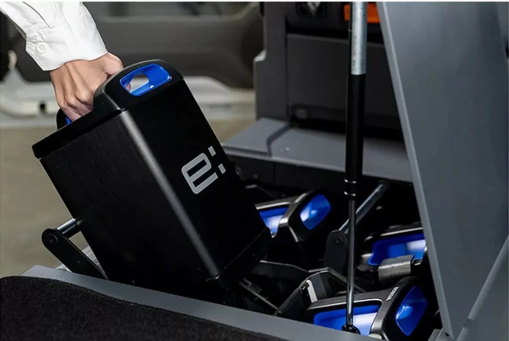 Honda -thu-nghiem-pin-roi-tren-mau-xe-dien-giao-hang- Van Concept-3.jpg