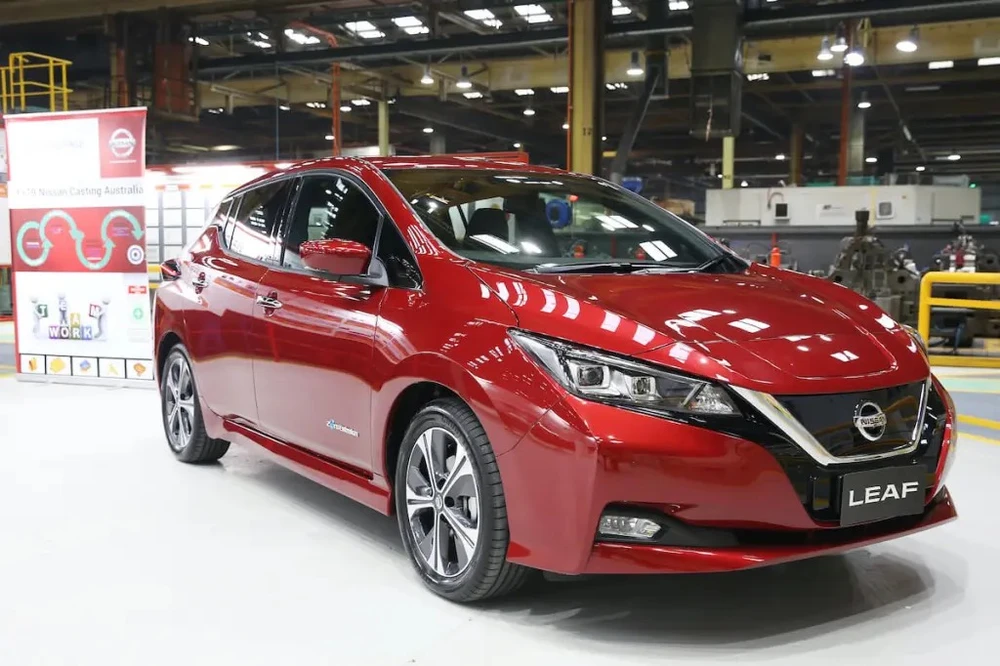 Top-5-oto-dien-da-qua-su-dung-duoi-370-trieu-dong-Nissan Leaf 2019.jpg