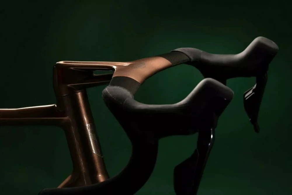 Chiem -nguong- xe- dap-dien-gia-cao-hon-ca-o-to-Ford Maverick-4.jpg