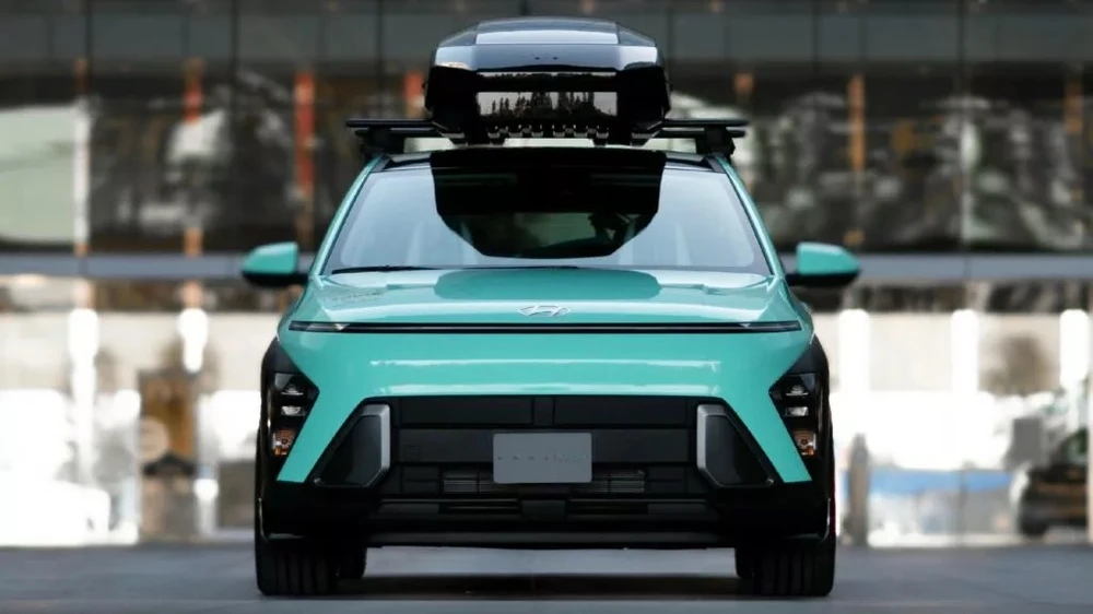 Doc-dao-chiec-xe-cua- Hyundai -di-kem-voihop-noc-và-banh-xe- 20 inch-4.jpg