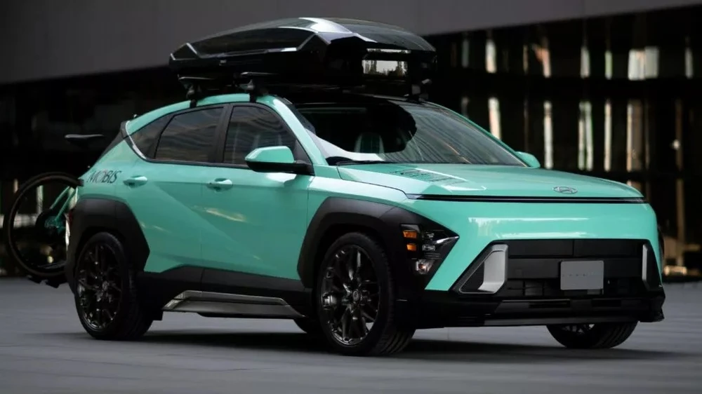 Doc-dao-chiec-xe-cua- Hyundai -di-kem-voihop-noc-và-banh-xe- 20 inch.jpg