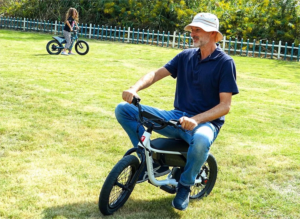 Kham- pha-chiec-xe-dap-dien-tu-14 kg -gia-19 -trieu-dong-4.jpg