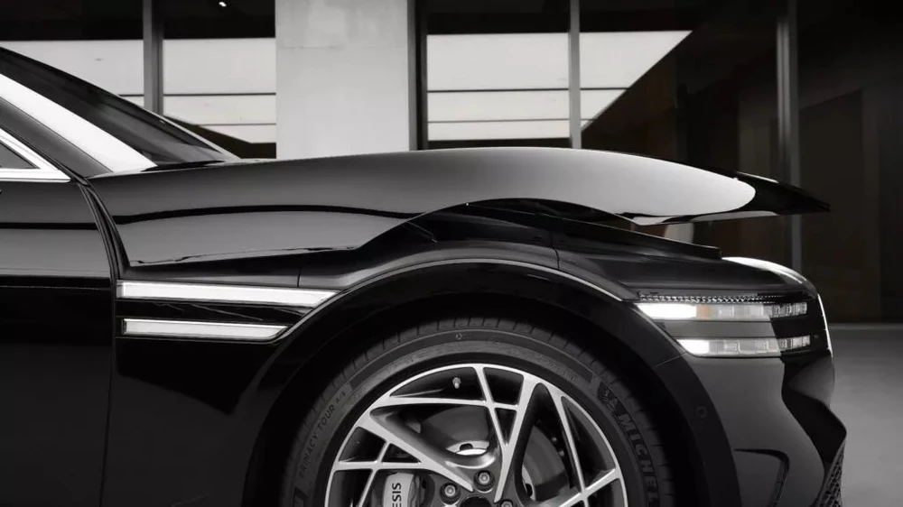 Doc-dao- Genesis -G90- co-mui- xe-vo-so-lon-nhat-the-gioi-1.jpg