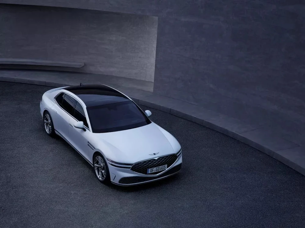 Doc-dao- Genesis -G90- co-mui- xe-vo-so-lon-nhat-the-gioi-3.jpg