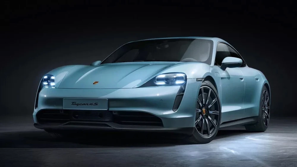 Mot-so-mau-xe-dien-co-pham-vi-haot-dong-ngan-nhat-Porsche Taycan 4S .jpg