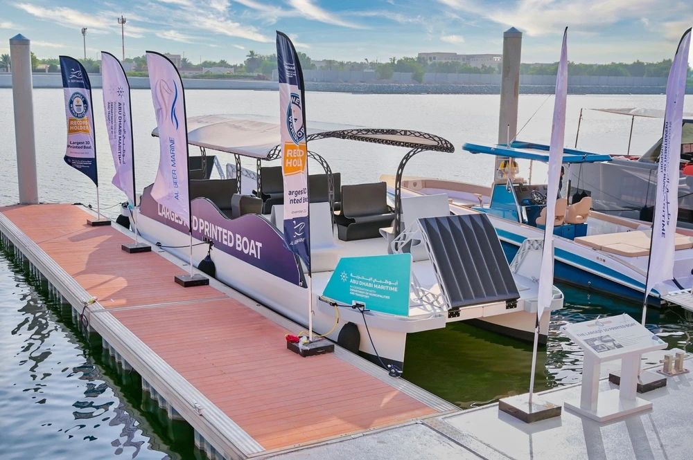 Taxi -nuoc- in- 3D- dau-tien-pha-ky-luc-the-gioi-3.jpg