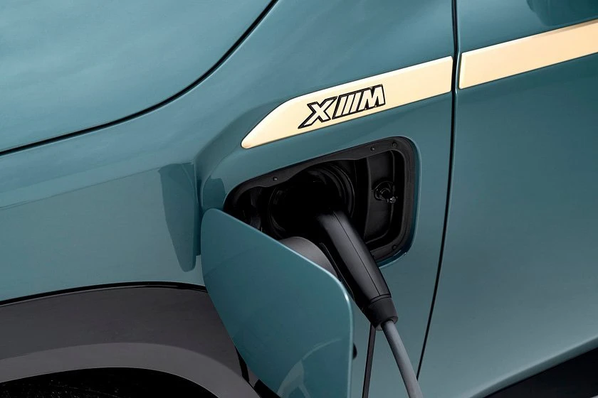 BMW-se-tra-lai-tien-cho-chu-so-huu-de-sac-xe-dien- trong-trong-gio-thap-diem-2.jpg