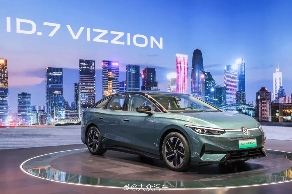 Volkswagen ID.7 ra mắt tại Trung Quốc với mức giá gần bằng một nửa ở Đức.jpg