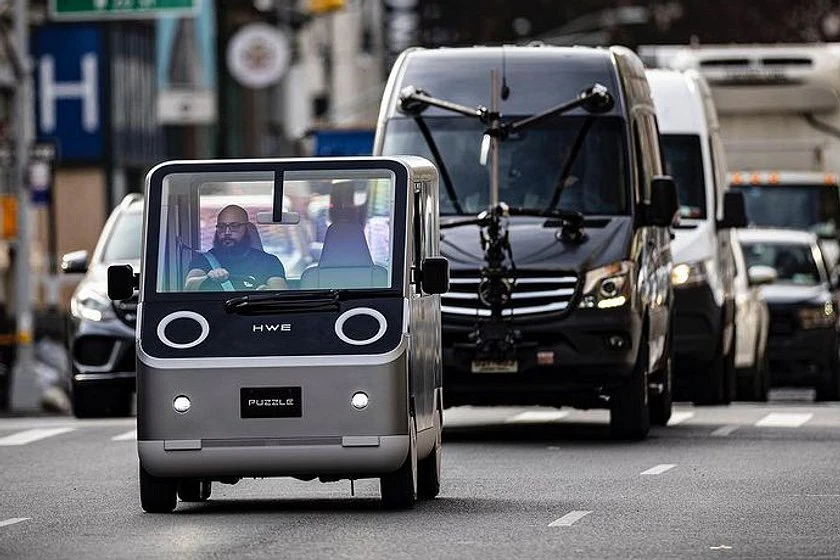 Khám phá chiếc xe điện chạy bằng năng lượng mặt trời của Nhật Bản.jpg