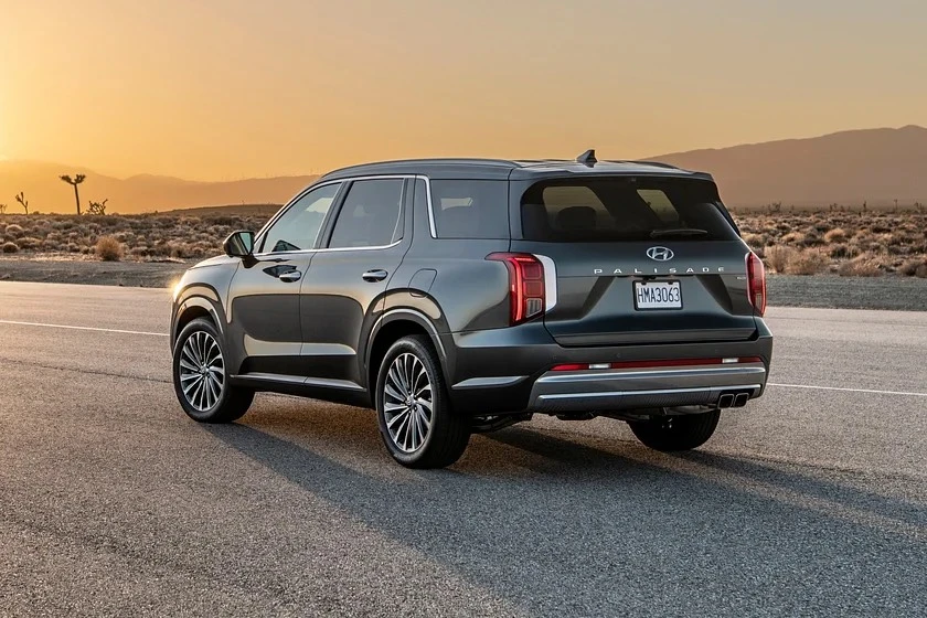 Một số xe ô tô SUV thoải mái cho gia đình vi vu dịp lễ.jpg