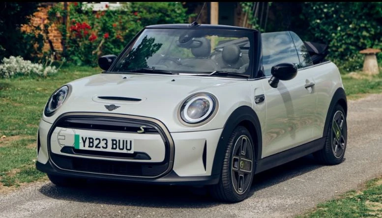 Những chiếc ô tô điện mui trần bạn có thể mua.jpg