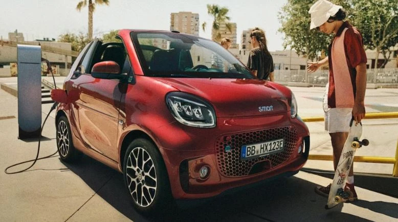 Những chiếc ô tô điện mui trần bạn có thể mua.jpg