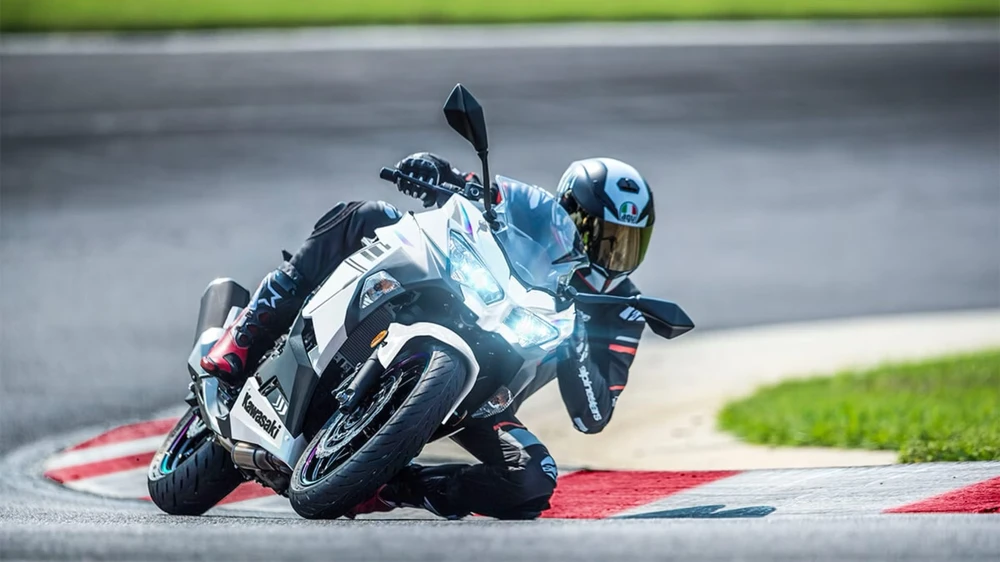 Xe máy thể thao rẻ nhất bạn có thể mua vào năm 2024.jpg