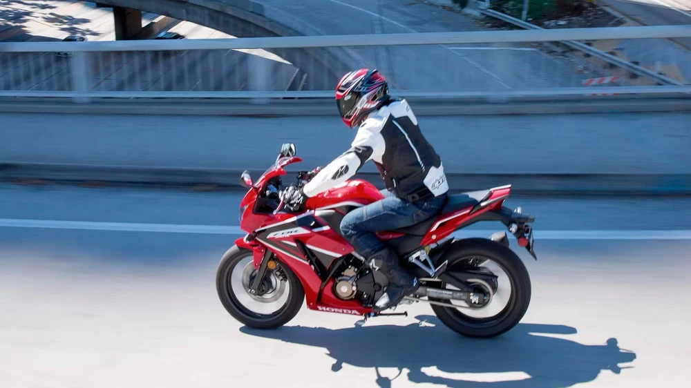 Xe máy thể thao rẻ nhất bạn có thể mua vào năm 2024.jpg