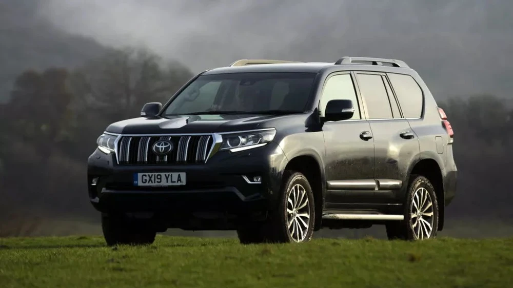 Toyota ngừng giao Land Cruiser, Hilux và nhiều mẫu xe khác.jpg