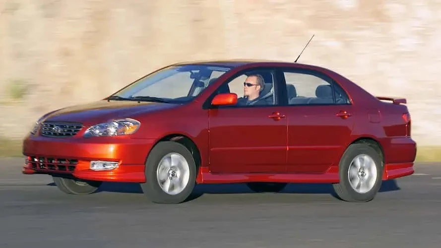 Toyota ban hành lệnh cấm lái đối với ô tô 20 năm tuổi có túi khí Takata.jpg