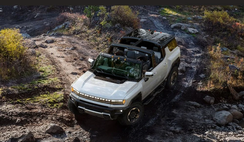 Khám phá chiếc xe điện đắt nhất được bán tại một cuộc đấu giá.JPG