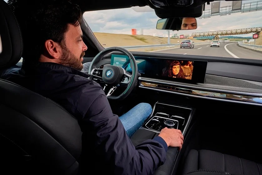 Phần lớn hệ thống giám sát tài xế lái xe ô tô còn kém.jpg