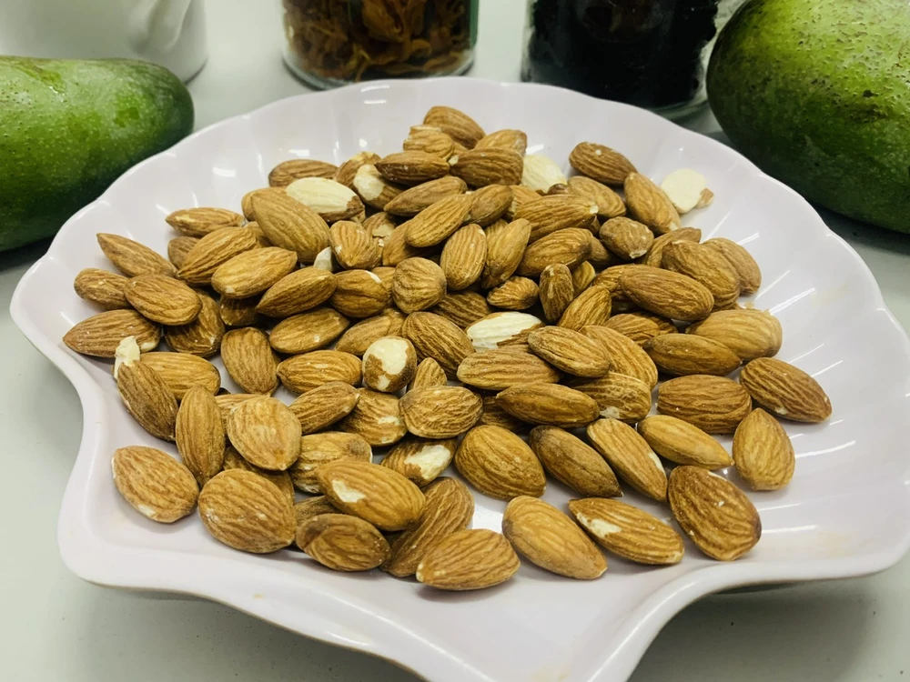 Ăn các loại trái cây, hạt và quả hạnh khô này để giảm cholesterol.jpg