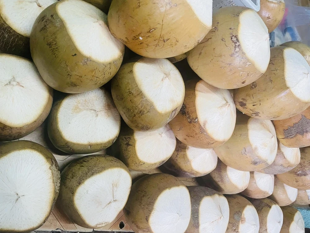 Uống nước dừa giúp giảm cân và tốt cho sức khỏe.jpg