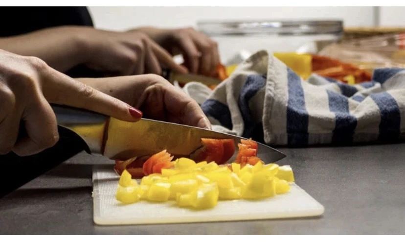 Mẹo cắt rau củ đúng cách để có dinh dưỡng tối đa.jpg